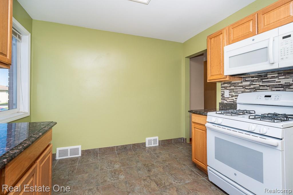 8272 Racine Road