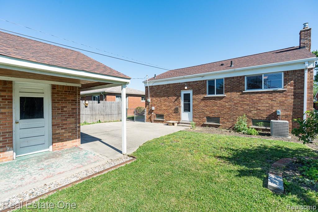 8272 Racine Road