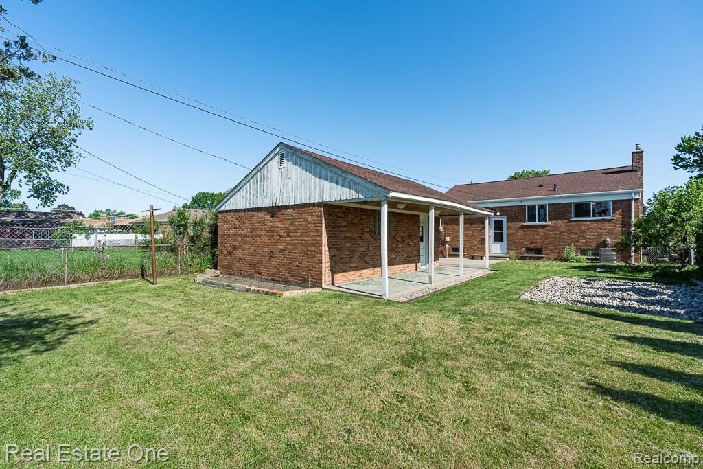 8272 Racine Road