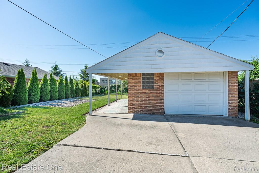 8272 Racine Road
