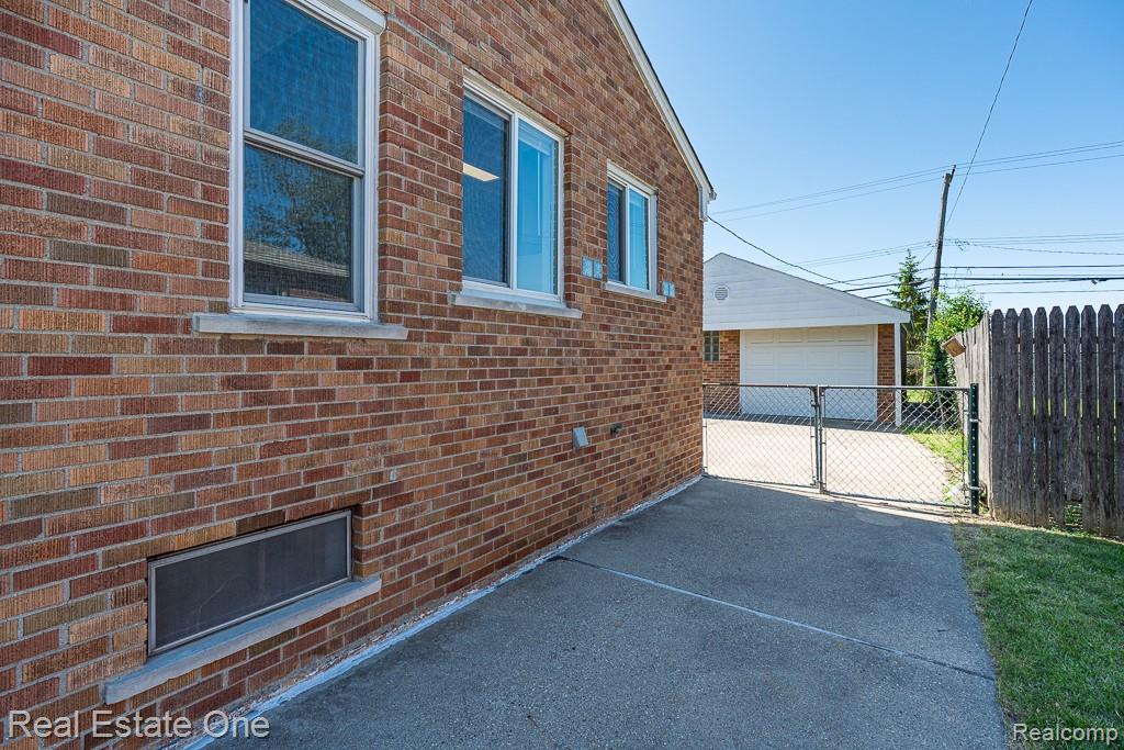 8272 Racine Road