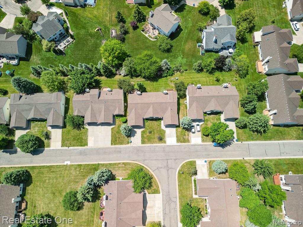 283 Whispering Hill