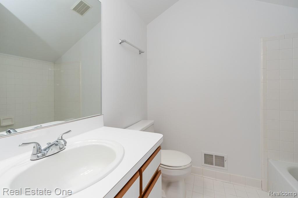 283 Whispering Hill