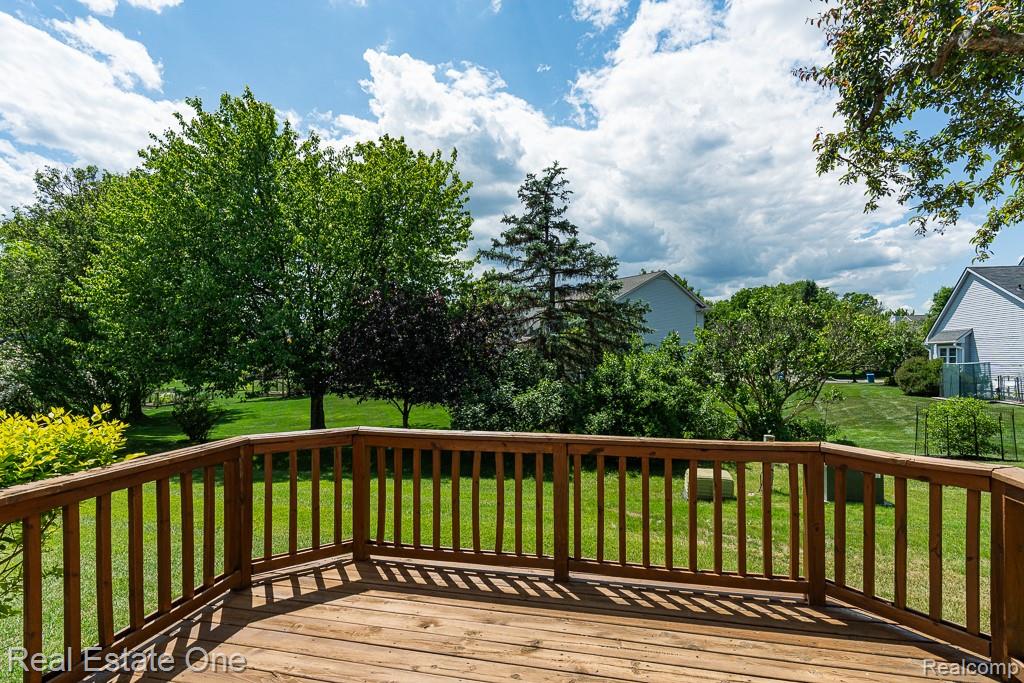 283 Whispering Hill