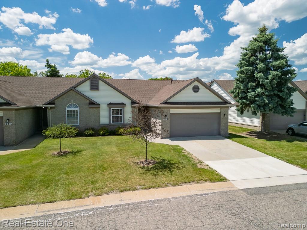 283 Whispering Hill