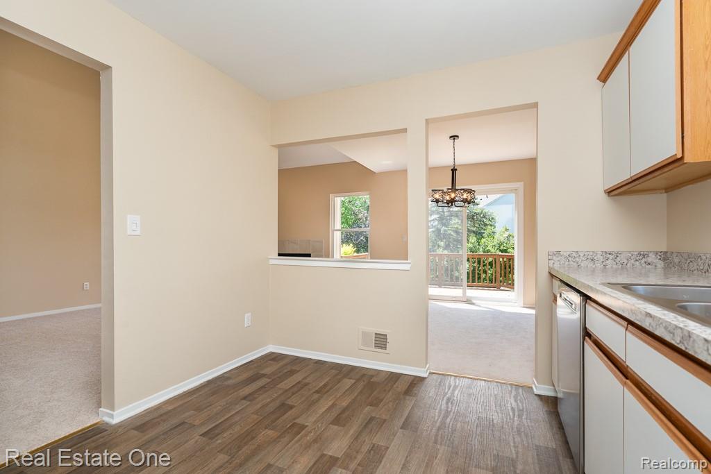 283 Whispering Hill