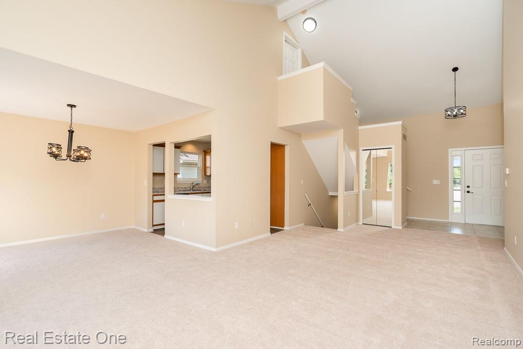 283 Whispering Hill