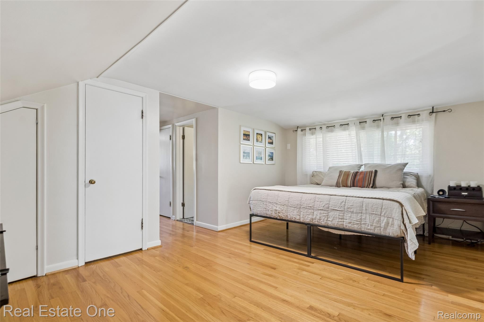 2189 Devonshire Road