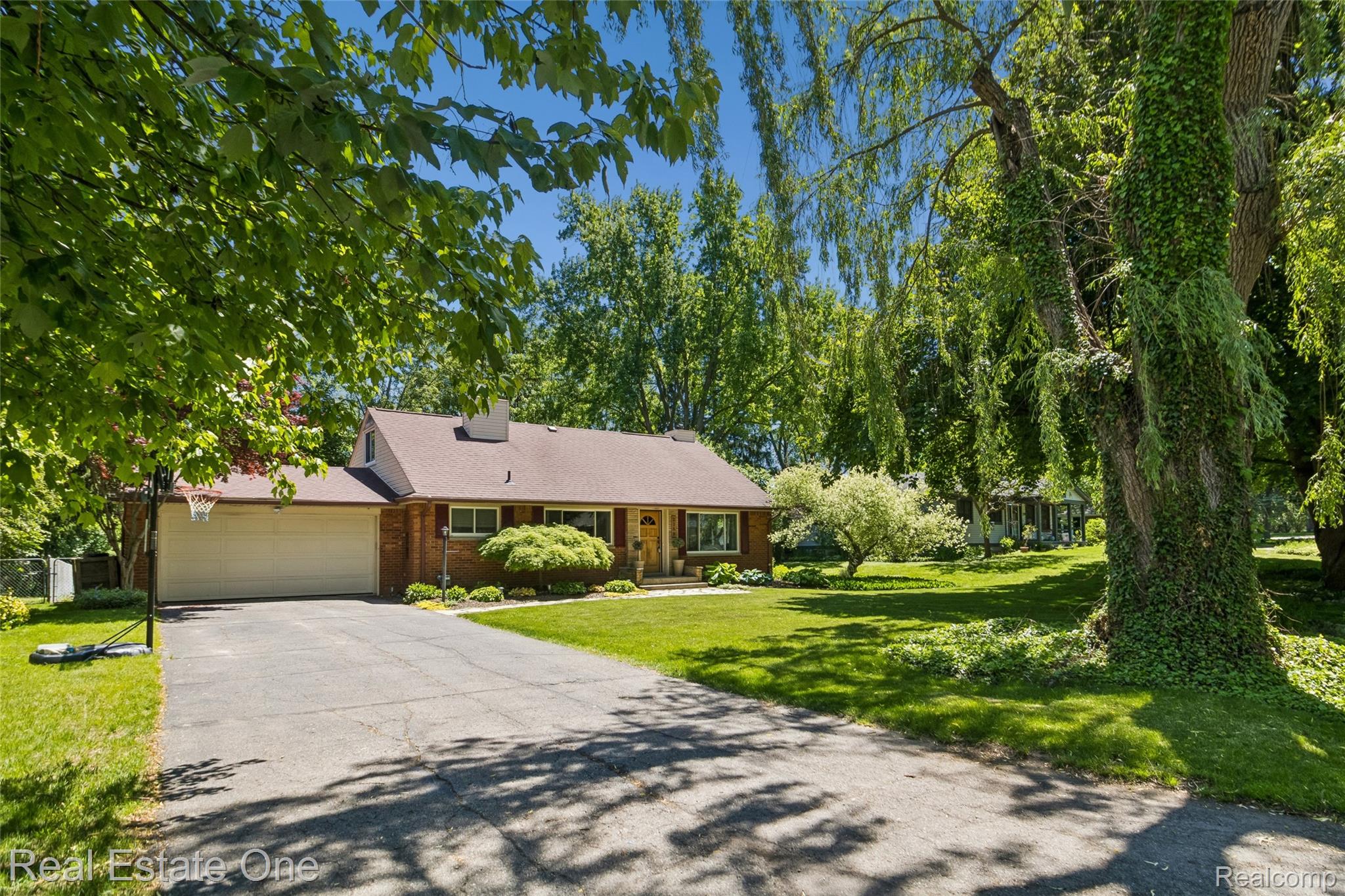 2189 Devonshire Road