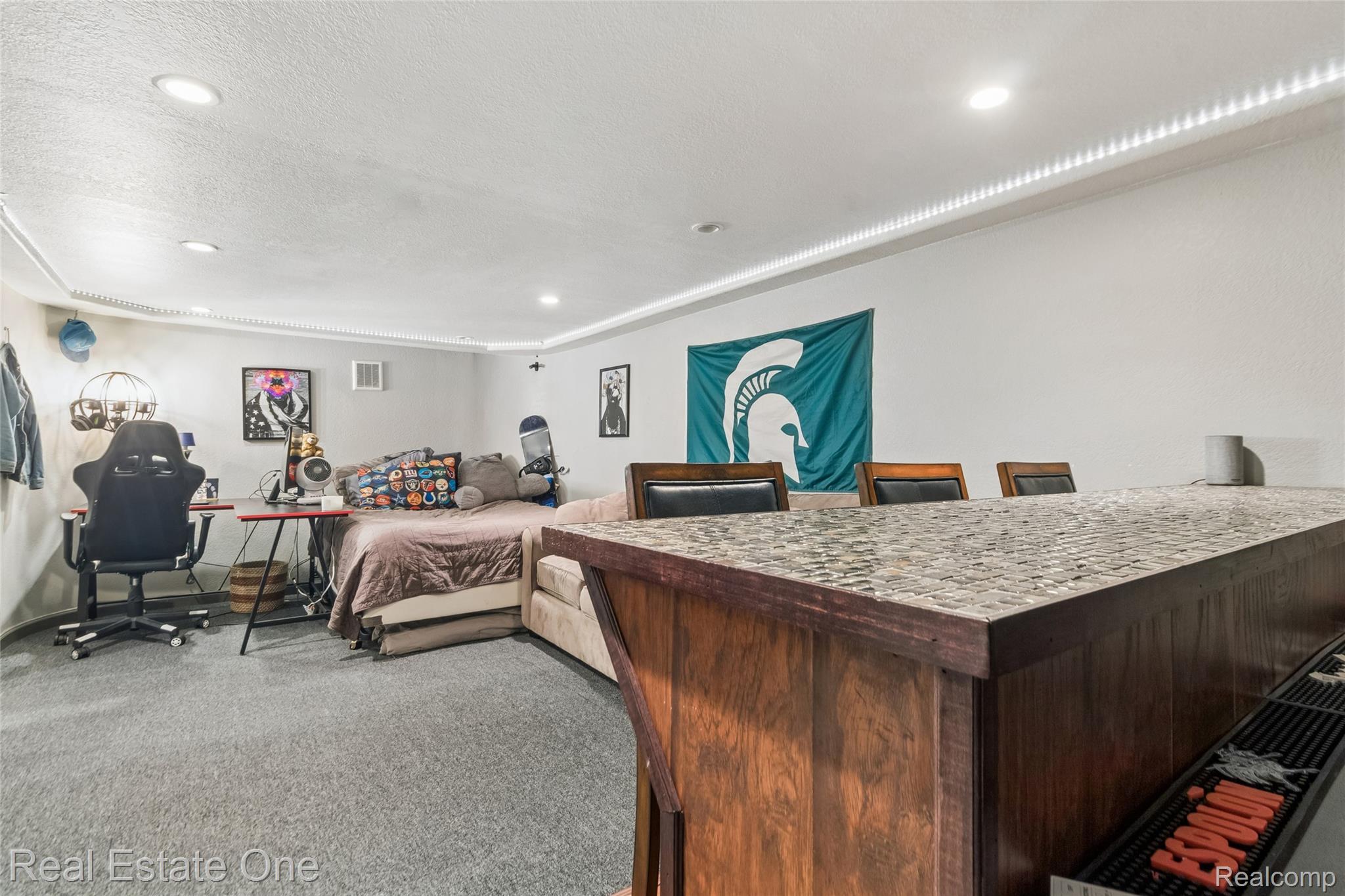 2189 Devonshire Road