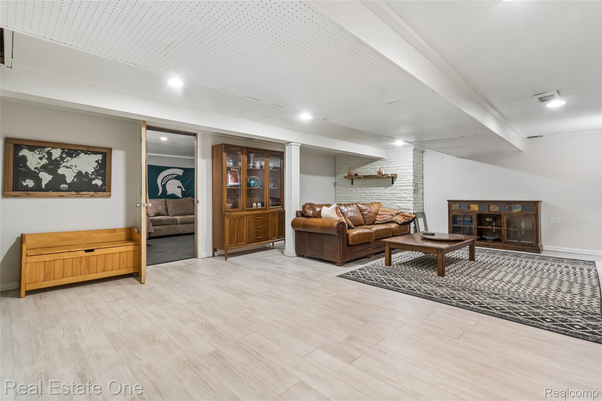 2189 Devonshire Road