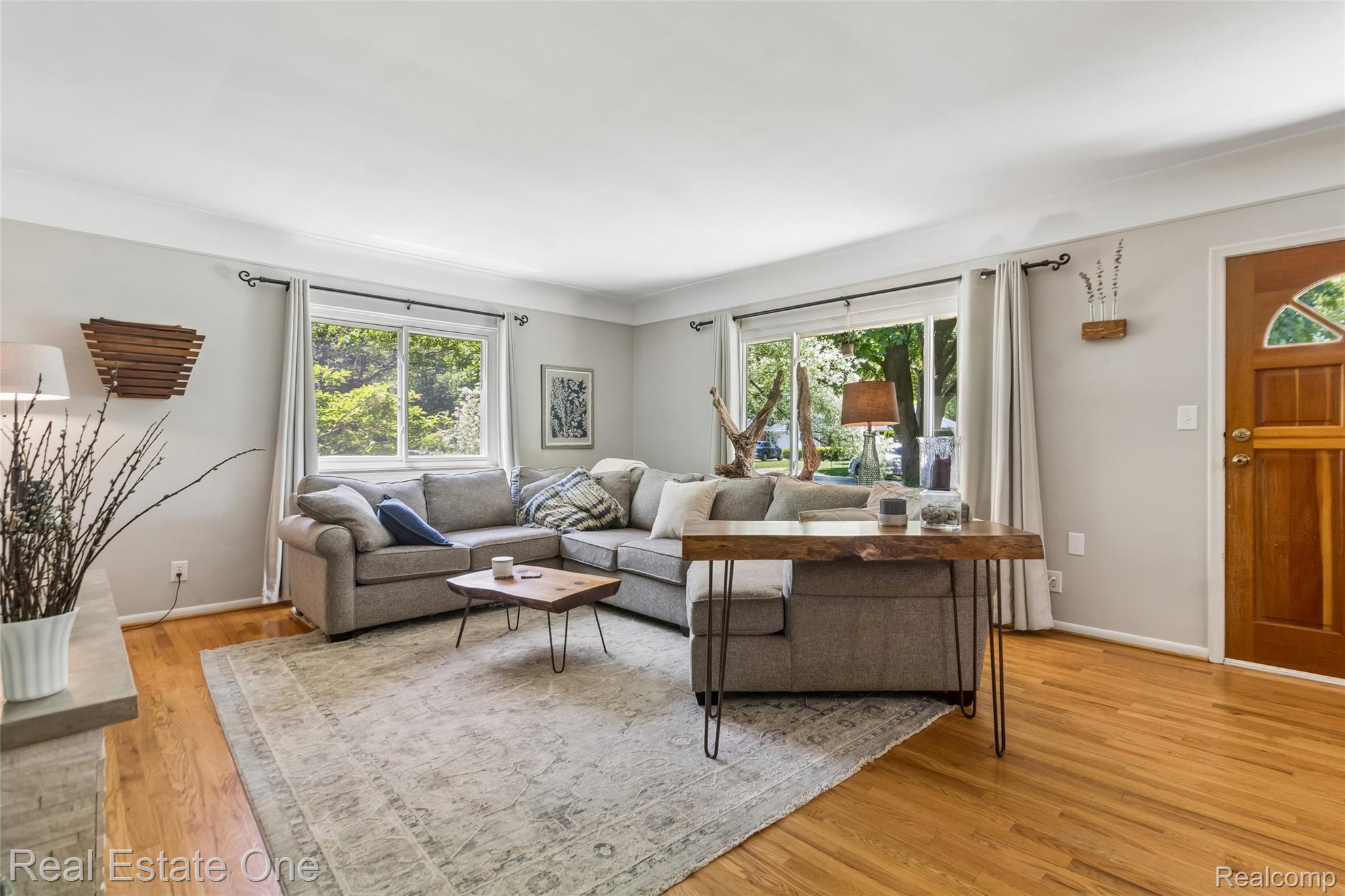 2189 Devonshire Road