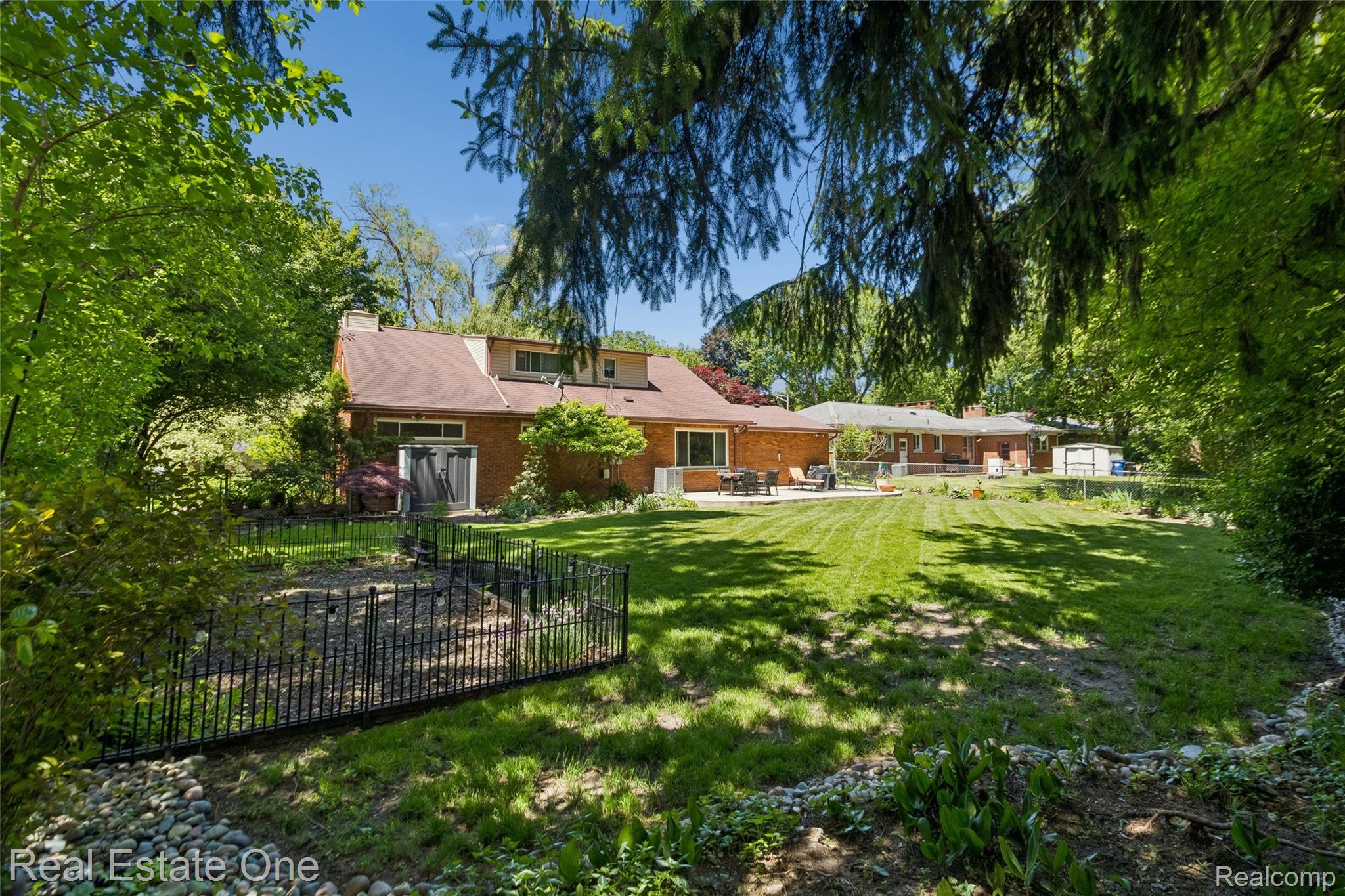 2189 Devonshire Road