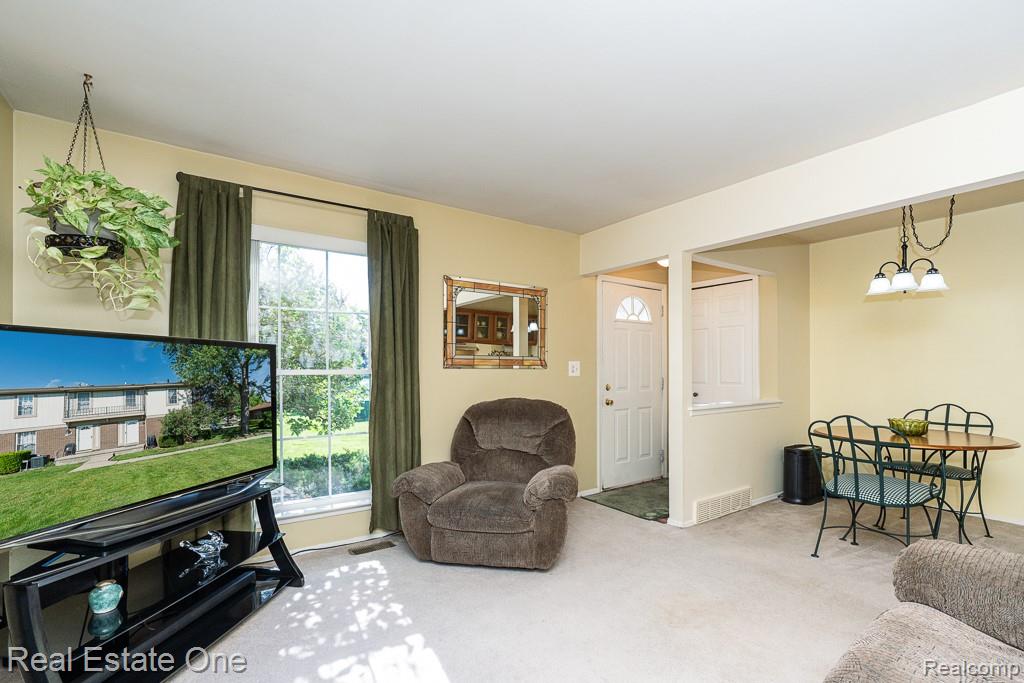 35226 Tall Oaks Drive