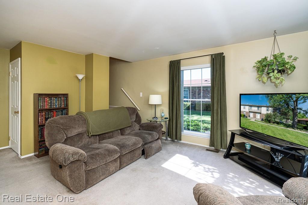 35226 Tall Oaks Drive