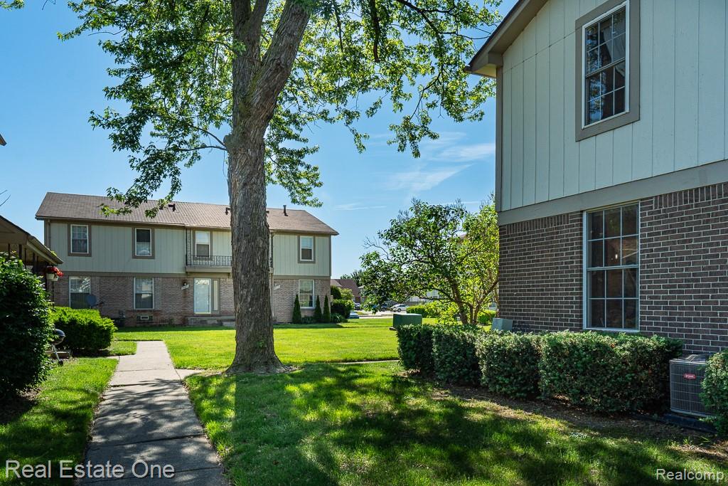 35226 Tall Oaks Drive