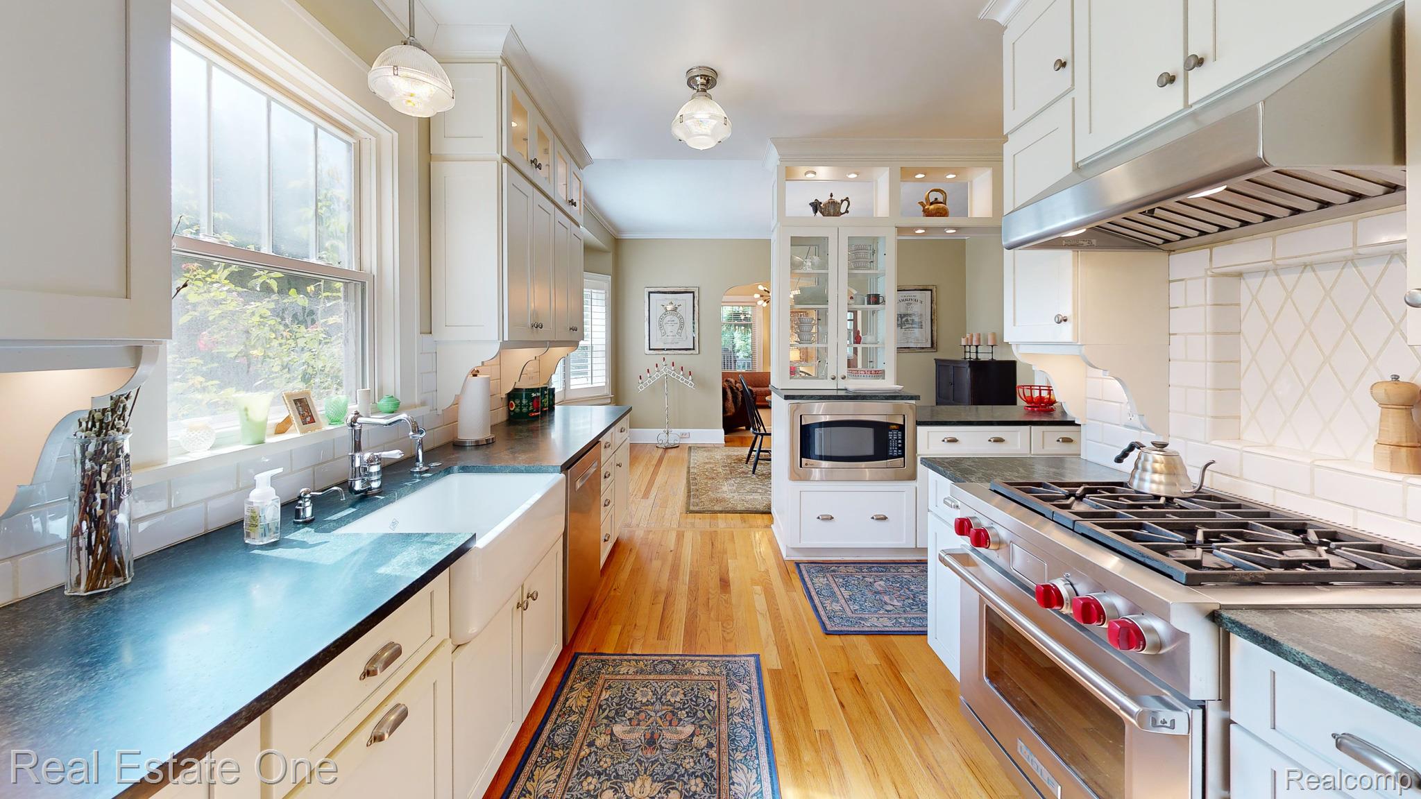 410 W 4th Street