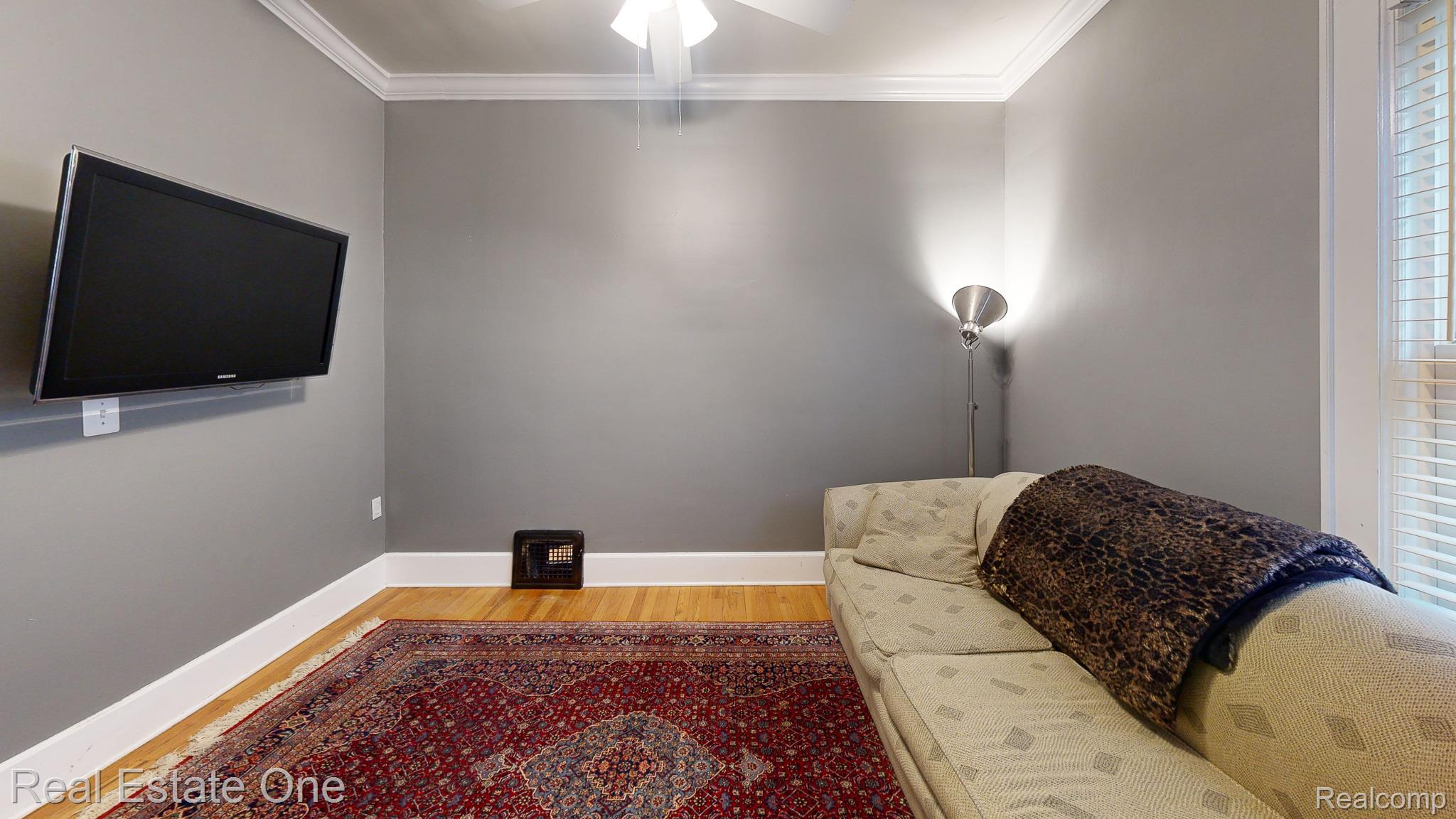 410 W 4th Street
