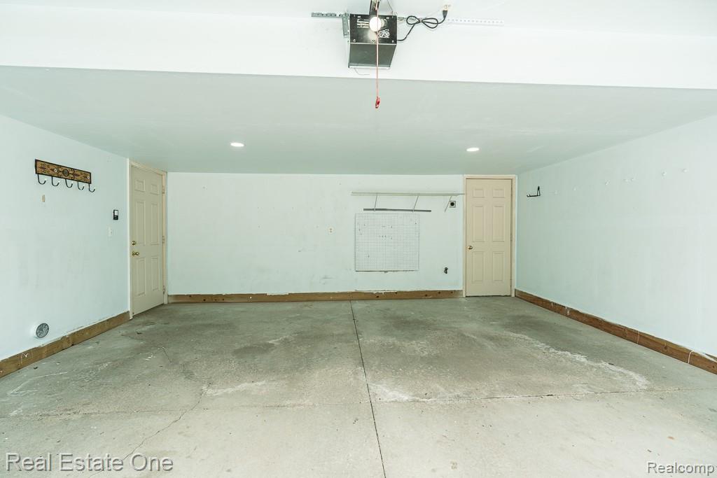 6963 Edgewater Drive