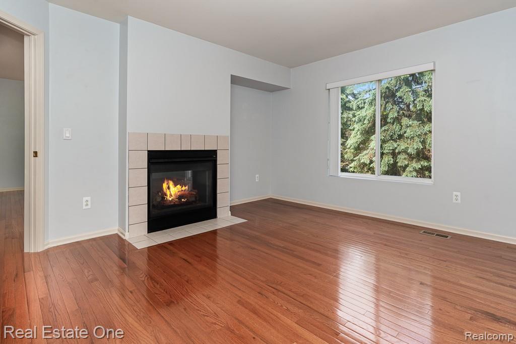 6963 Edgewater Drive