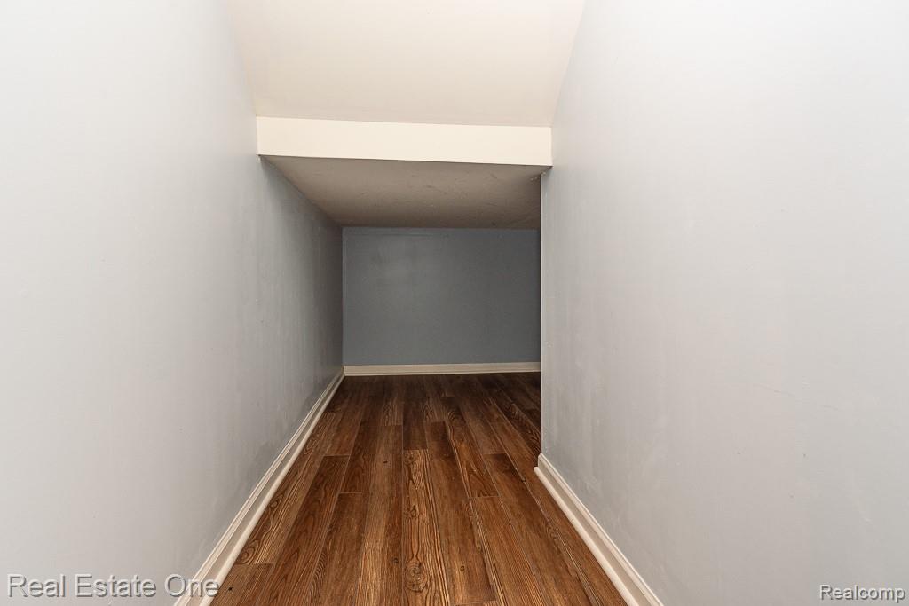 6963 Edgewater Drive