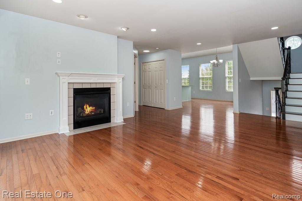 6963 Edgewater Drive