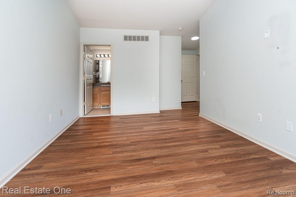 6963 Edgewater Drive