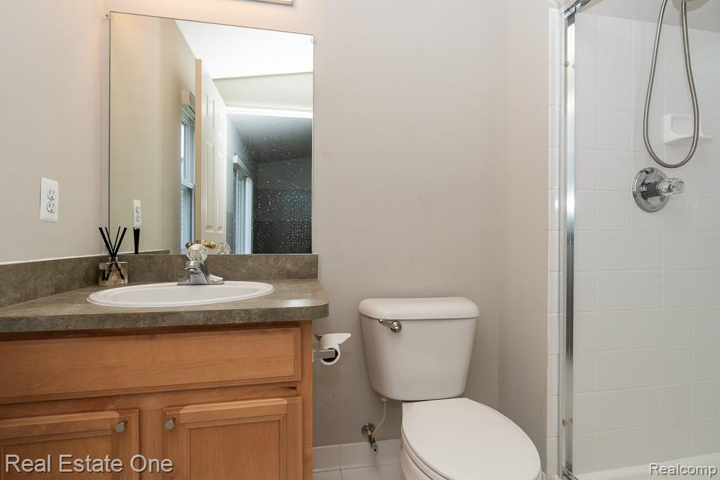 6963 Edgewater Drive