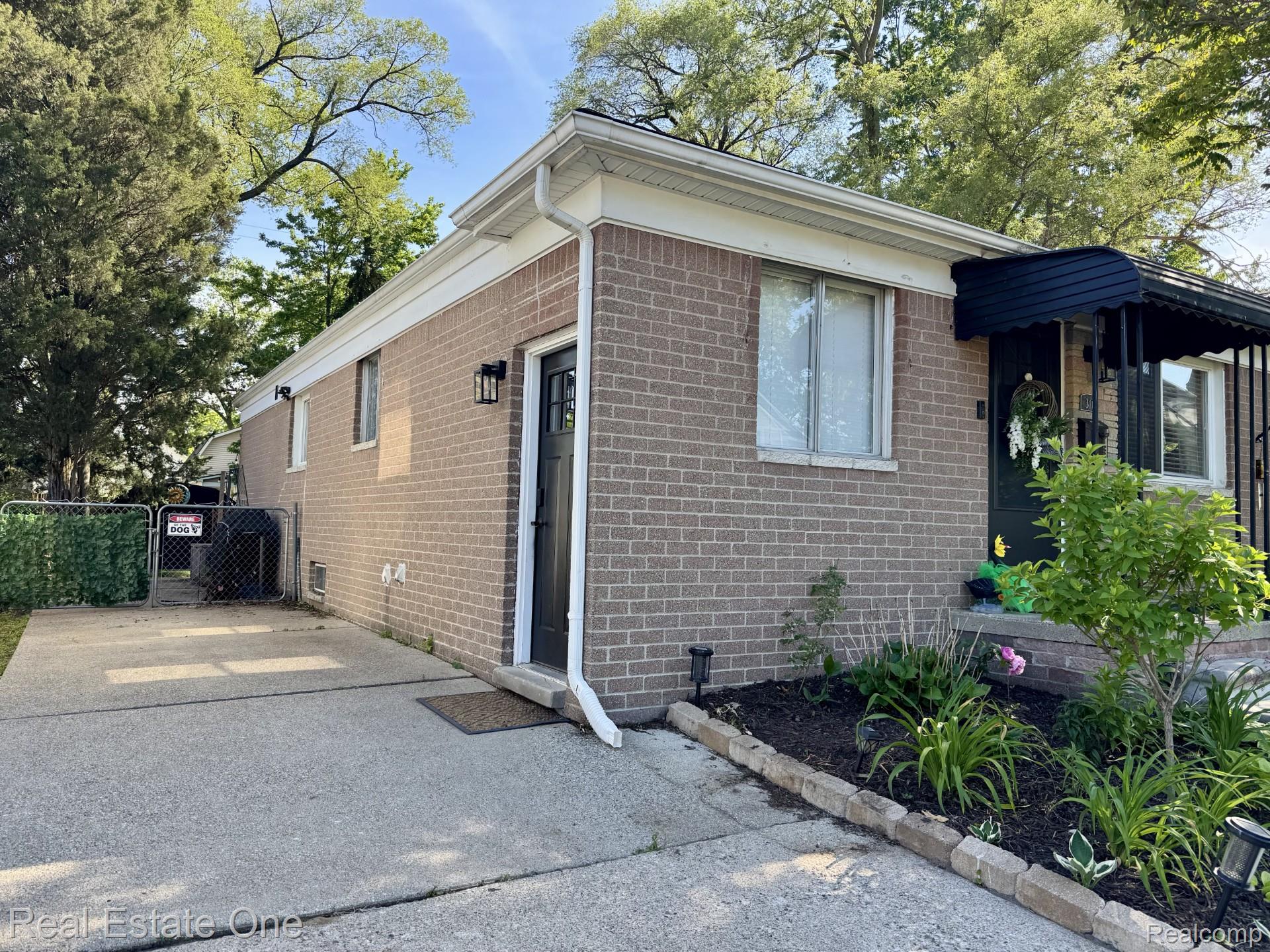 311 W Brockton Avenue