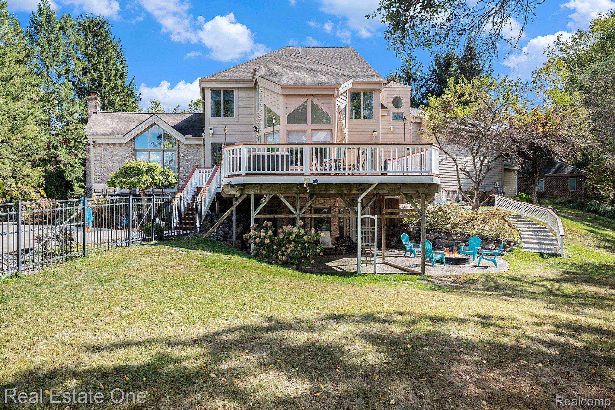 5772 N Rochester Road