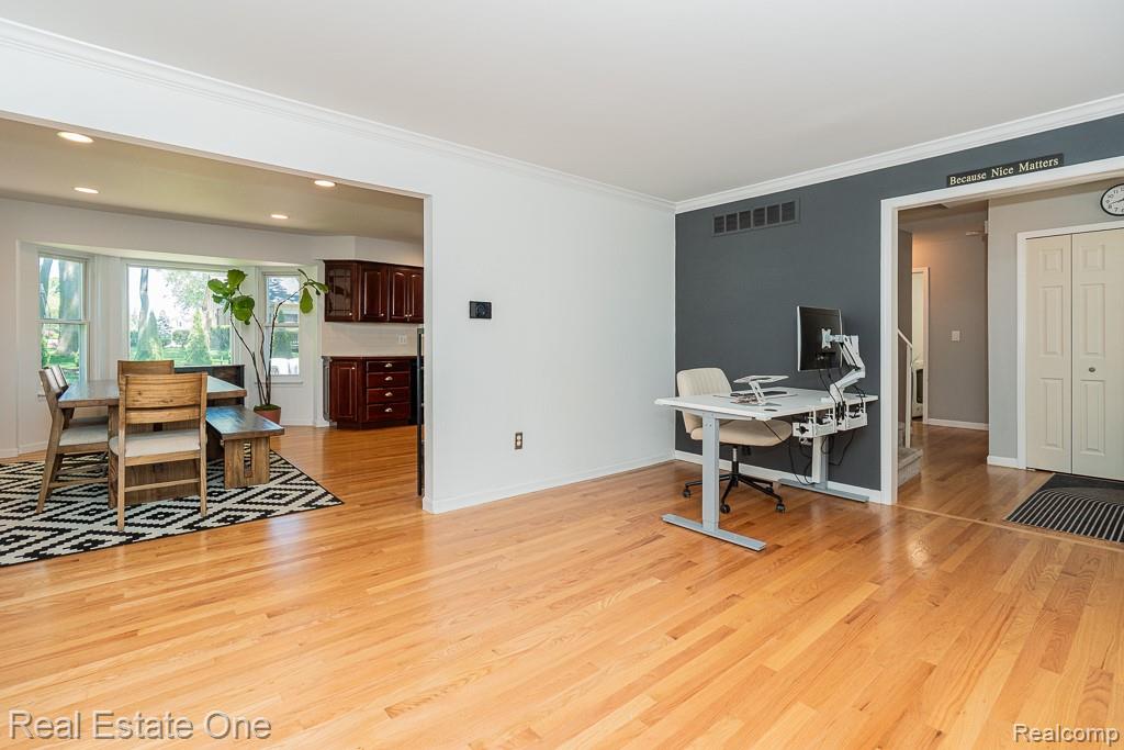 3182 Baypoint Drive