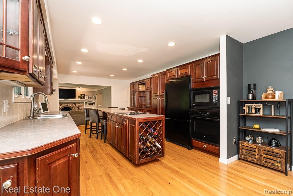 3182 Baypoint Drive
