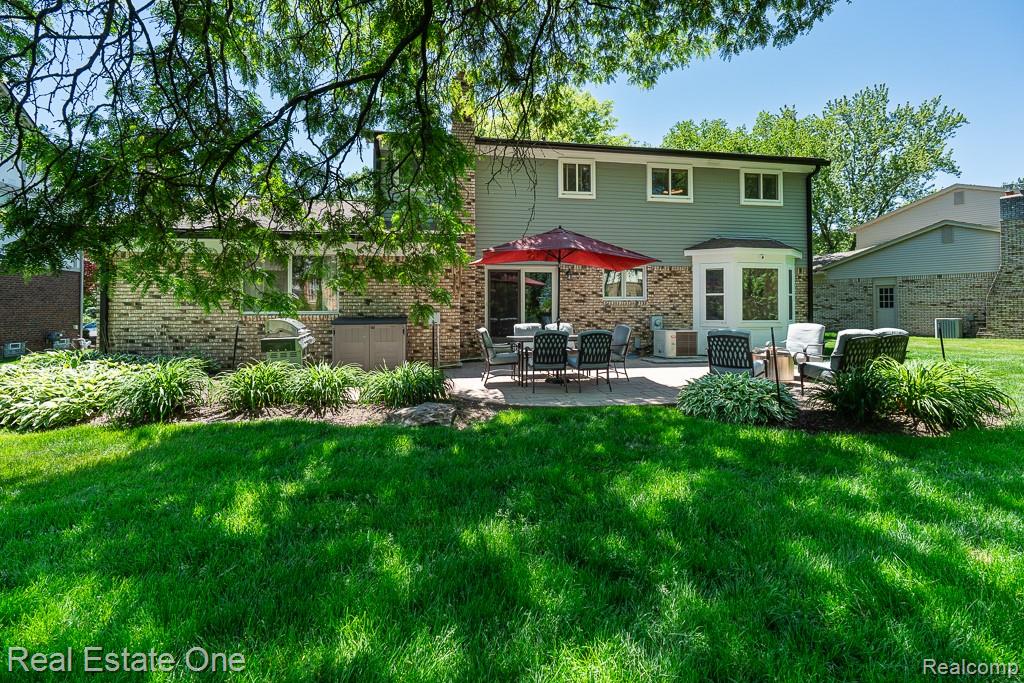 3182 Baypoint Drive
