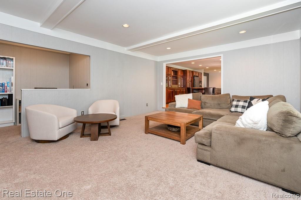 3182 Baypoint Drive