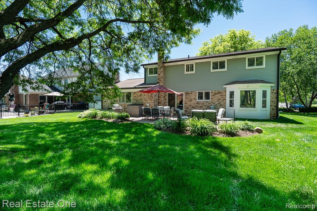 3182 Baypoint Drive
