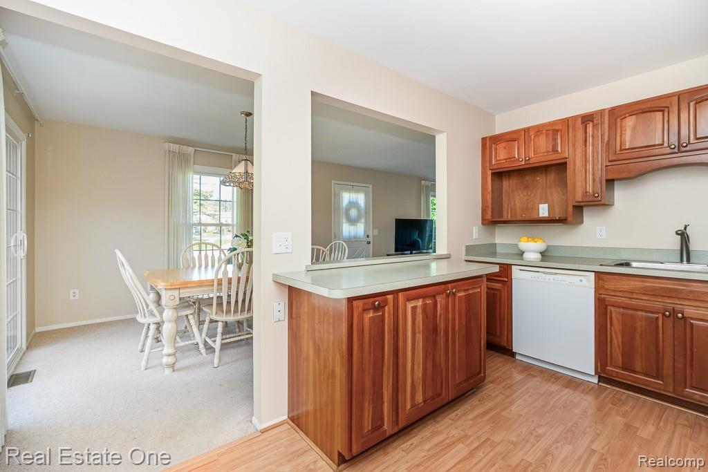 1242 Kings Cove Court