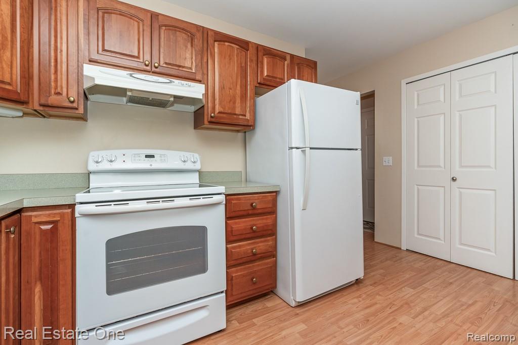 1242 Kings Cove Court
