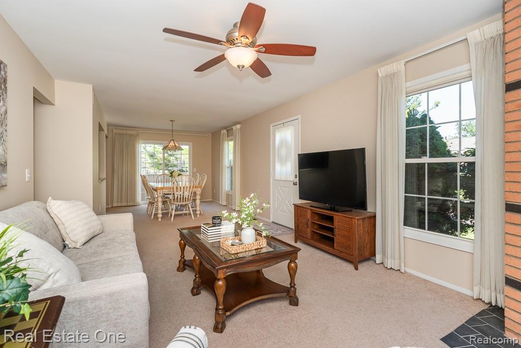 1242 Kings Cove Court