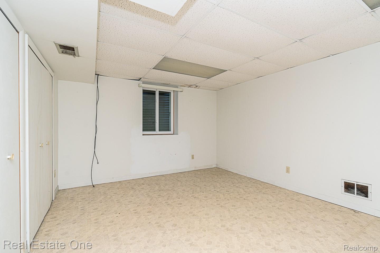 1242 Kings Cove Court