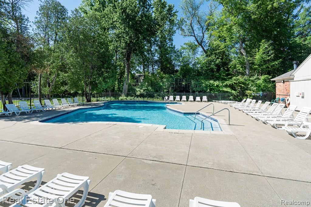 1242 Kings Cove Court