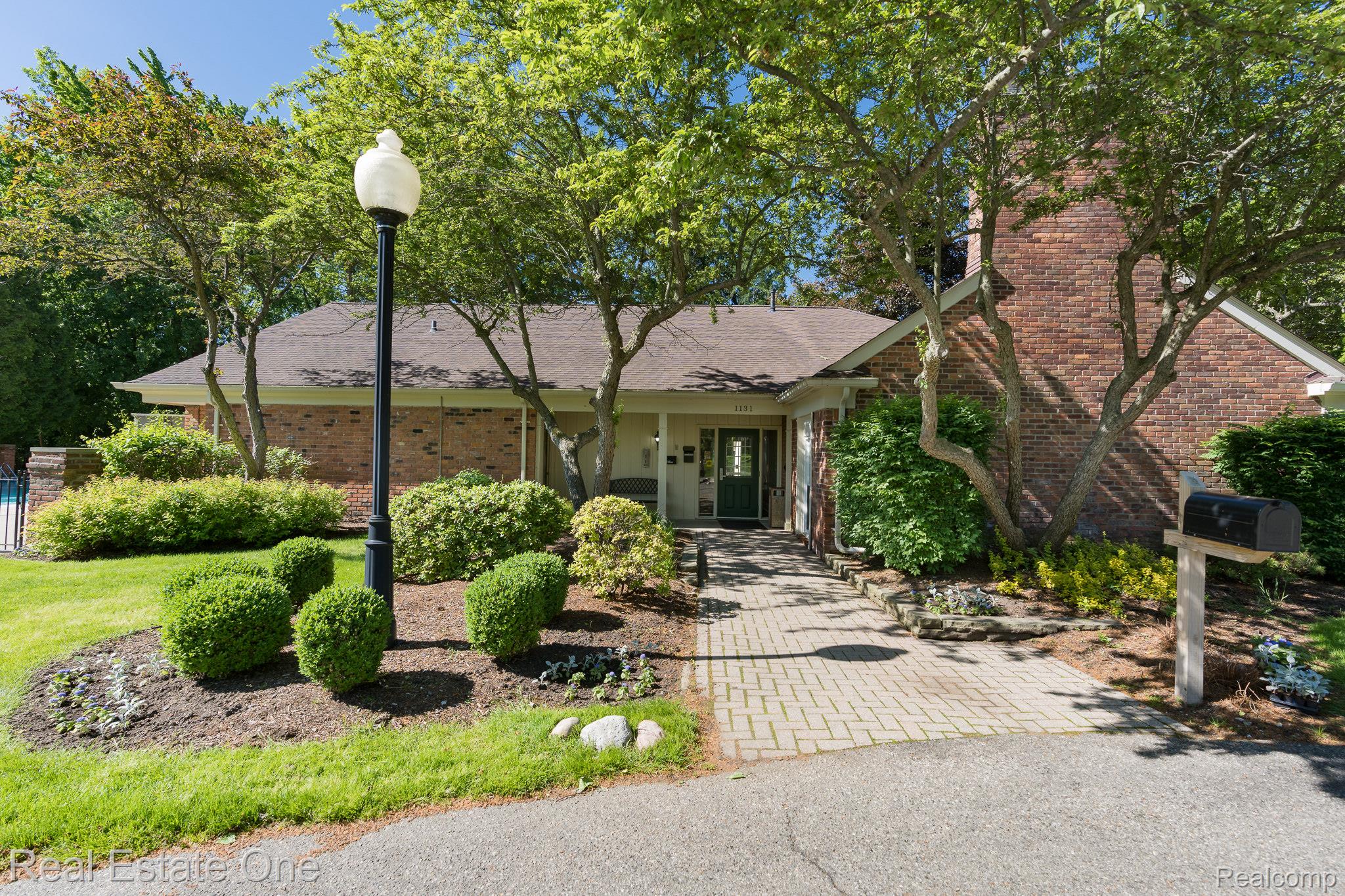 1242 Kings Cove Court