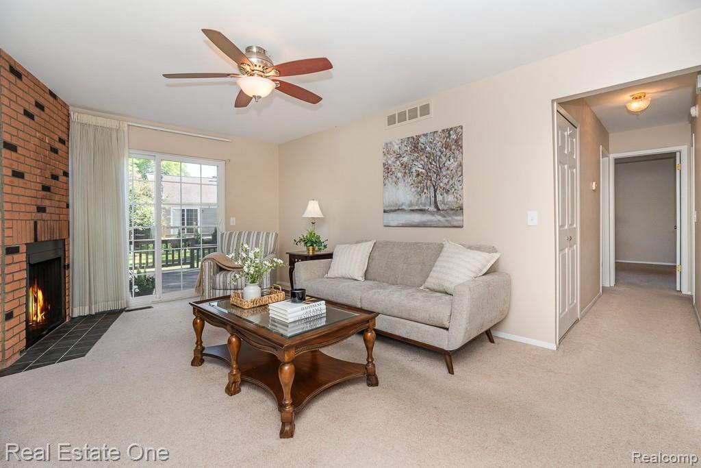 1242 Kings Cove Court