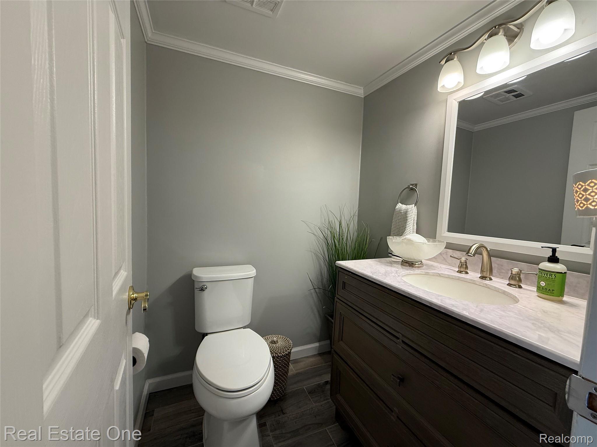 1403 Oakbrook E Unit: 93