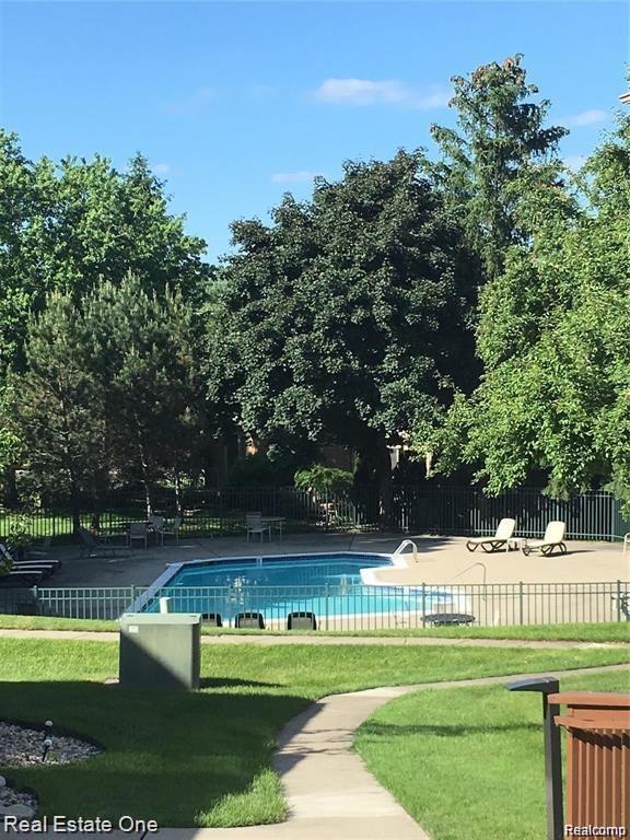 1403 Oakbrook E Unit: 93