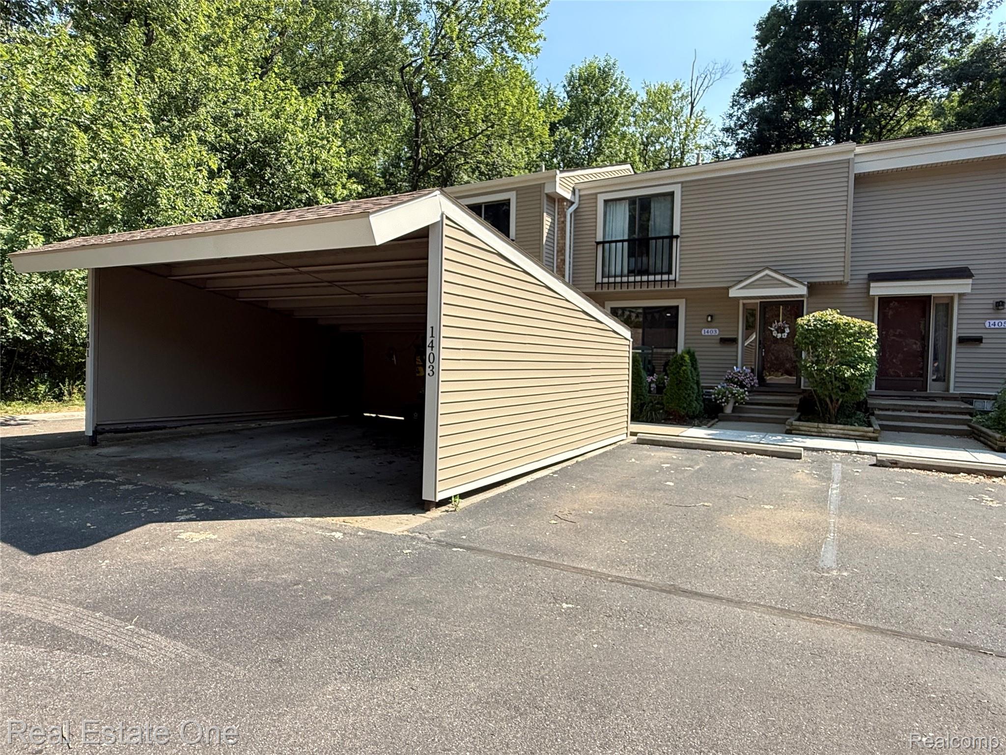 1403 Oakbrook E Unit: 93