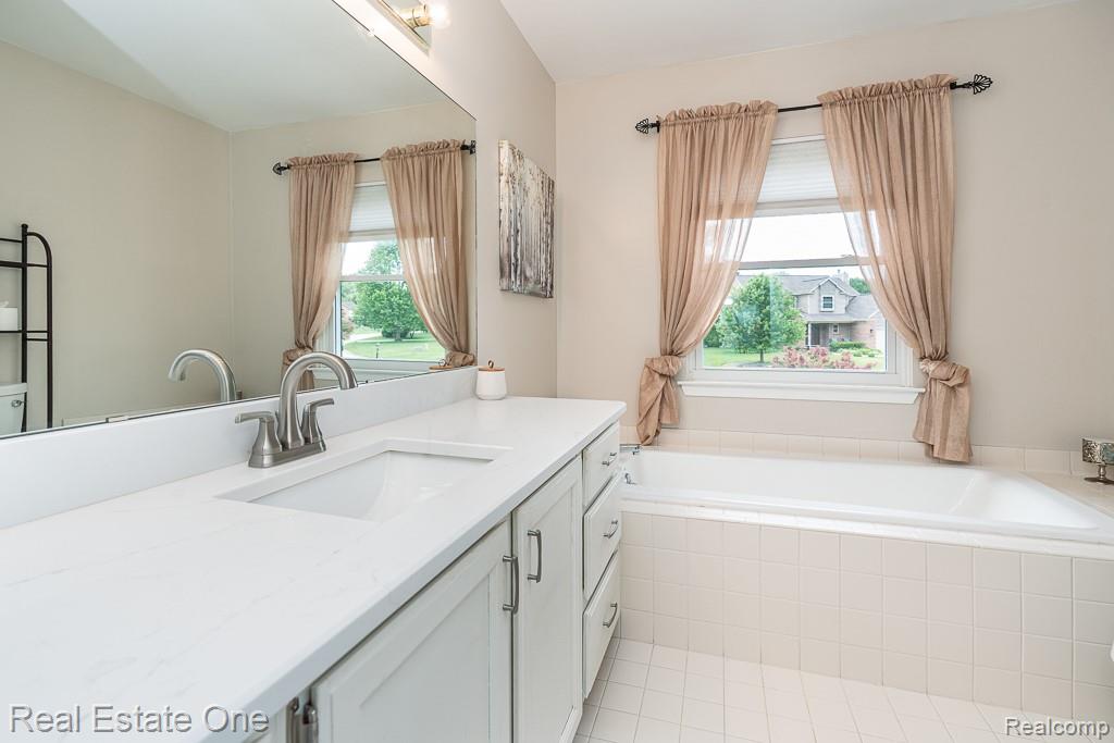1043 Ridgeview Circle