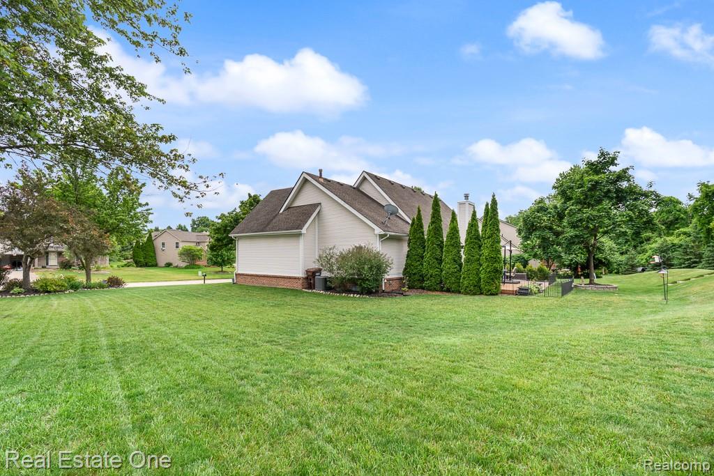 1043 Ridgeview Circle