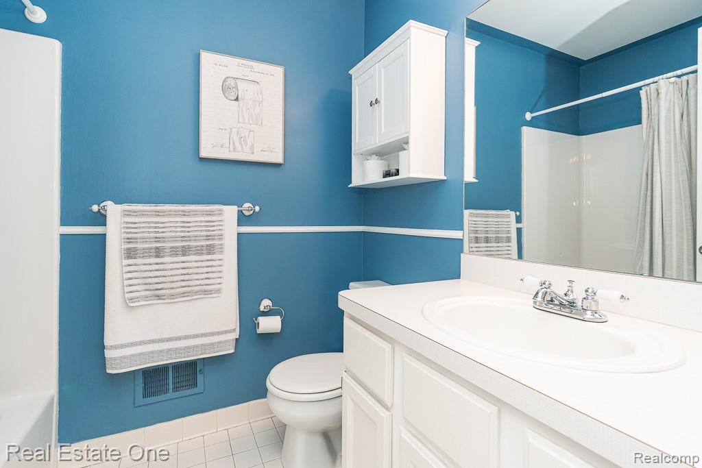1043 Ridgeview Circle