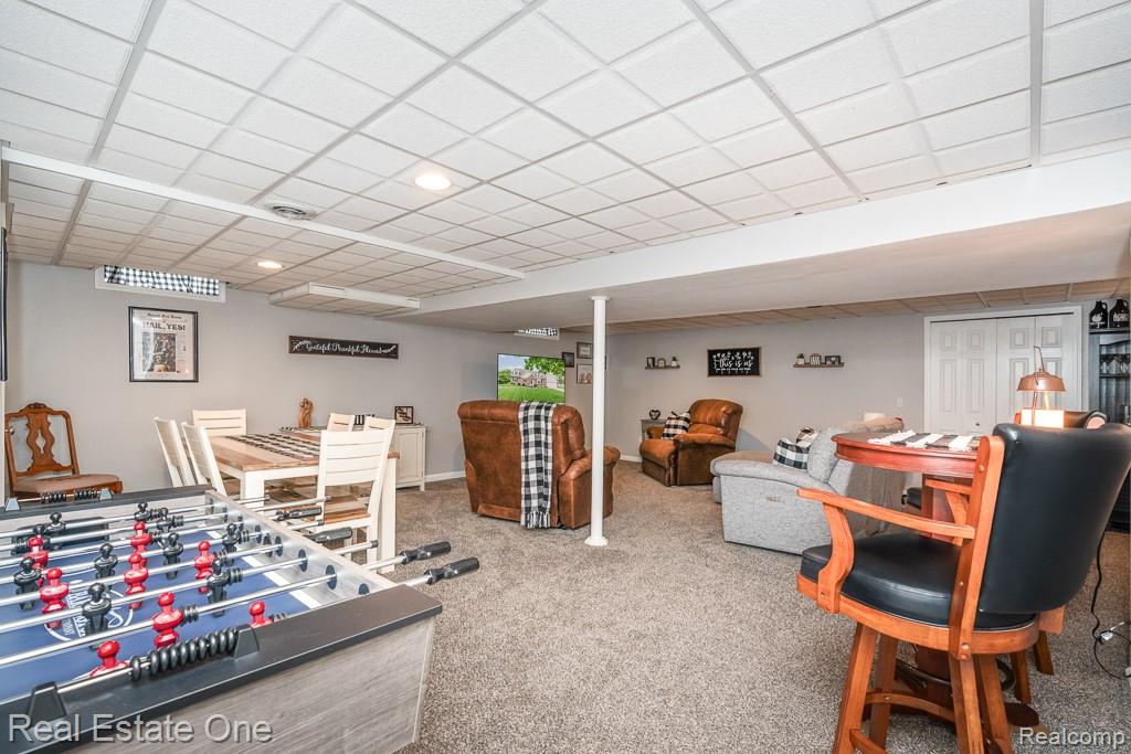 1043 Ridgeview Circle