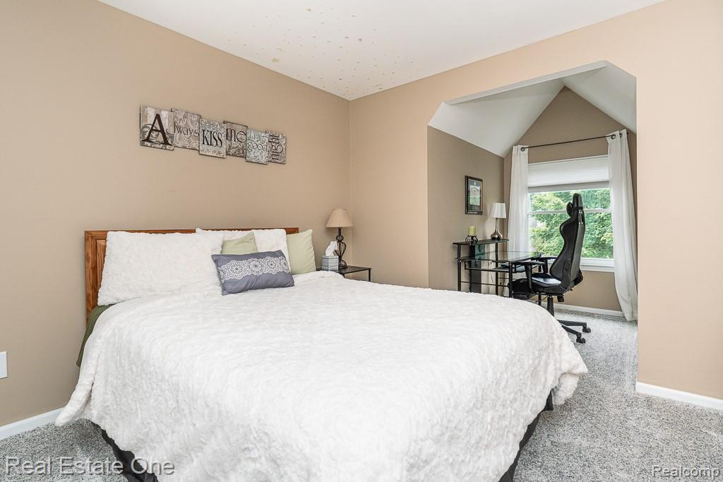 1043 Ridgeview Circle